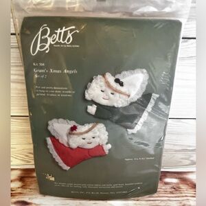 Betts Gram's Xmas Angels Poly Cotton & Eyelet Craft Decor Kit 504
